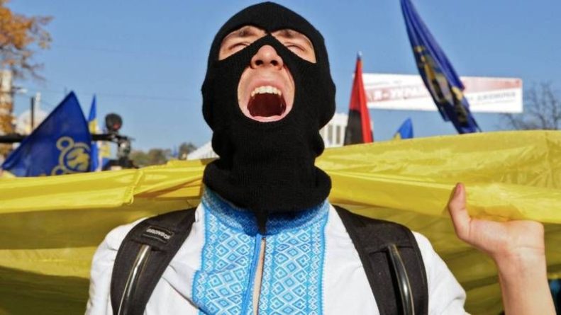 Общество: В Британии обвинили Facebook в пропаганде украинского неонацизма