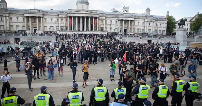 Общество: Более 150 человек были задержаны на акции COVID-диссидентов в Лондоне