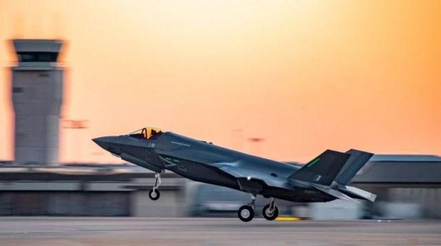 Общество: ВВС Великобритании получили очередные F-35B Lightning II
