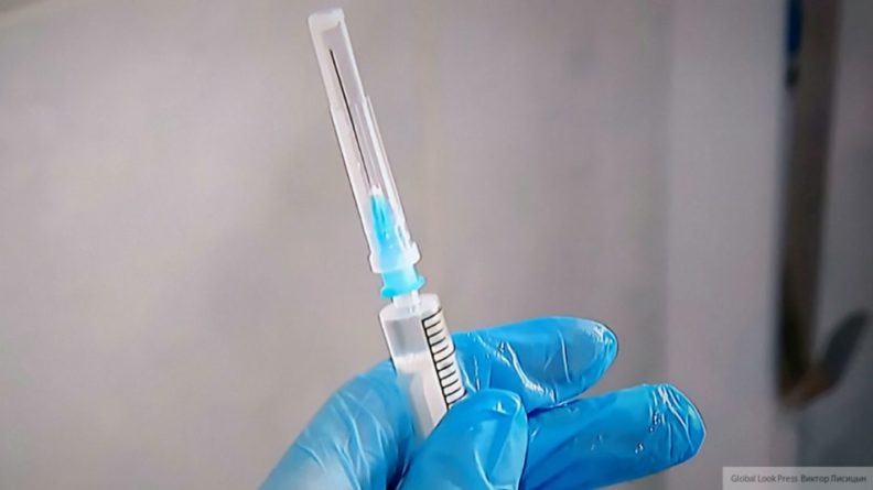 Общество: Великобритания может первой одобрить вакцину от коронавируса