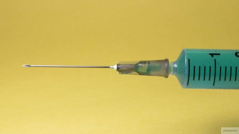 Общество: Правительство Великобритании одобрило вакцину против COVID-19