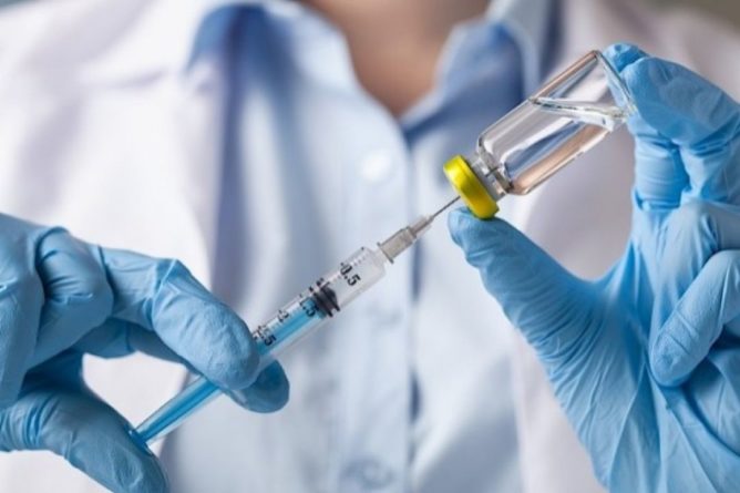Общество: Великобритания лицензировала вакцину против COVID-19, а со следующей недели начинает массовую вакцинацию