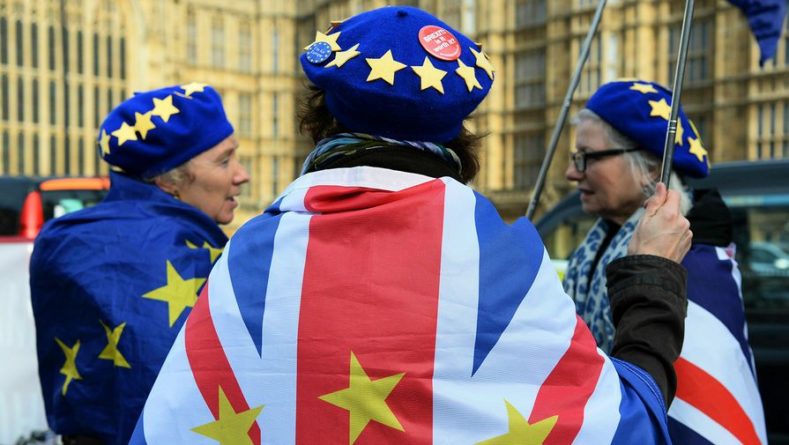 Общество: ЕС и Британия приостановили консультации по Brexit