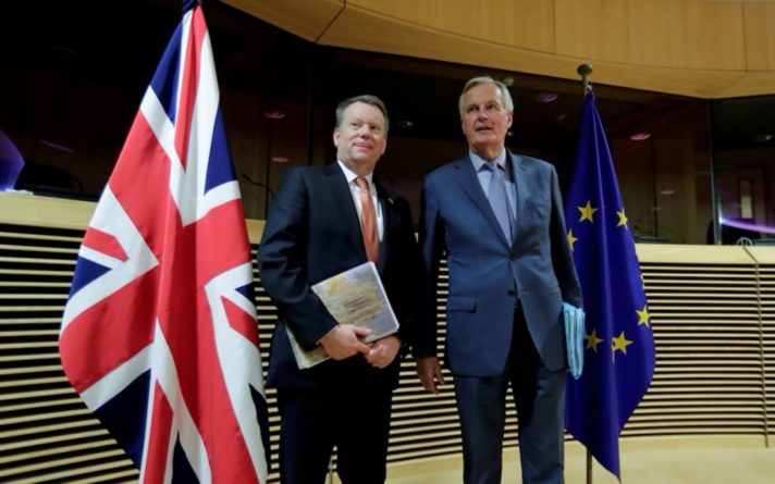 Общество: Лондон и Брюссель не договорились по Brexit, консультации приостановлены