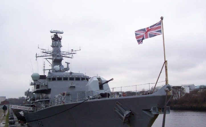 Общество: В Британии заявили о российских кораблях у берегов страны