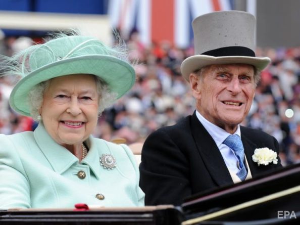 Общество: Королева Великобритании Елизавета II и ее муж готовятся сделать прививку от коронавируса – Daily Mail