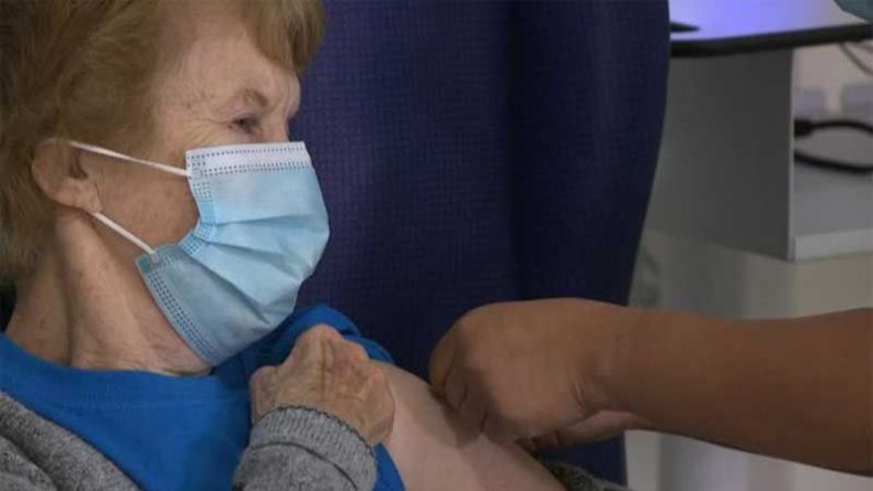 Великобритания начала вакцинацию населения от коронавируса 08122020 Общество: Великобритания начала вакцинацию населения от коронавируса