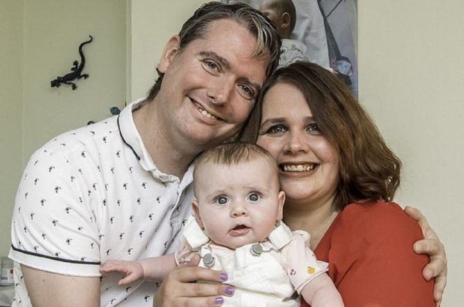 Общество: Британка родила ребенка через часы после того, как узнала о своей беременности