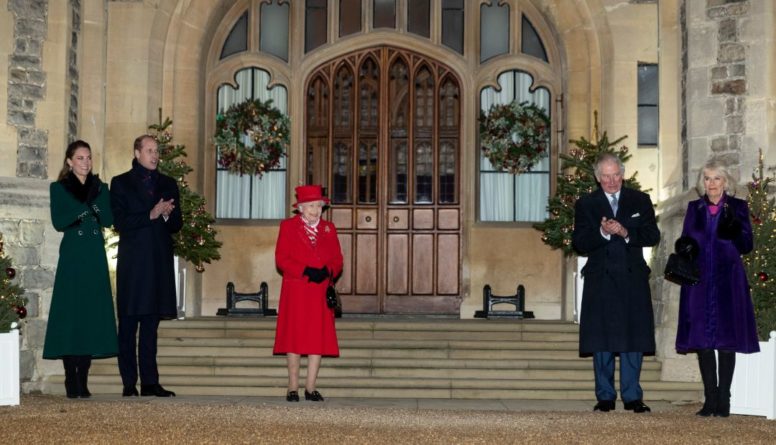 Общество: Впервые за карантин: королевская семья Великобритании собралась в Виндзоре – волшебные кадры