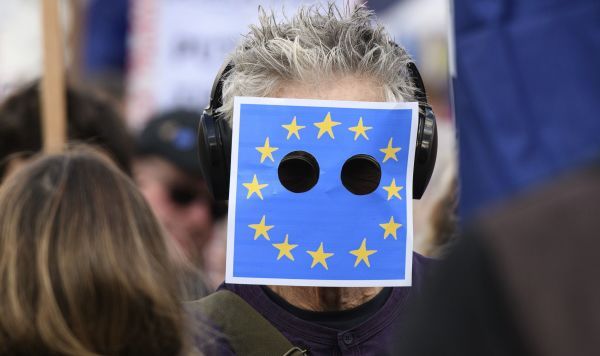 Общество: Почему шансы Британии на "мягкий" выход из Евросоюза тают на глазах
