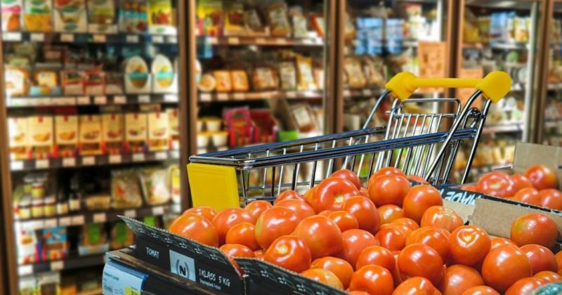 Общество: Власти Великобритании призвали магазины запастись продуктами из-за Brexit