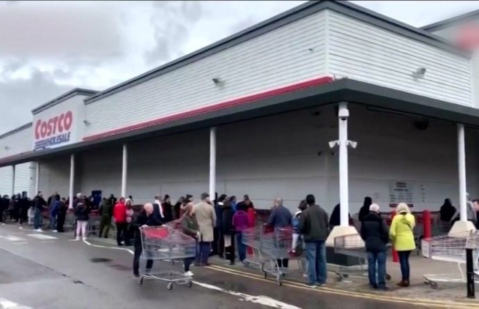 Британцы массово скупают продукты в преддверии выхода страны из ЕС 14122020 Общество: Британцы массово скупают продукты в преддверии выхода страны из ЕС