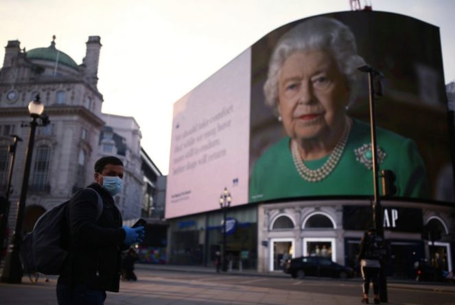 Bloomberg прогнозирует для Великобритании двойную рецессию 20122020 Общество: Bloomberg прогнозирует для Великобритании двойную рецессию