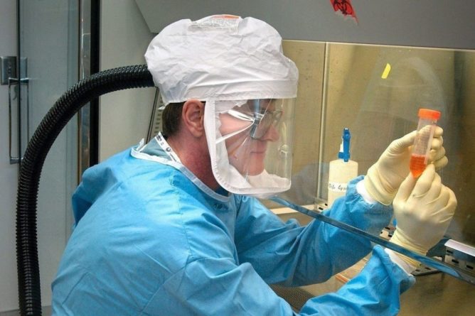 Общество: ВОЗ обеспокоилась более заразным штаммом коронавируса из Великобритании