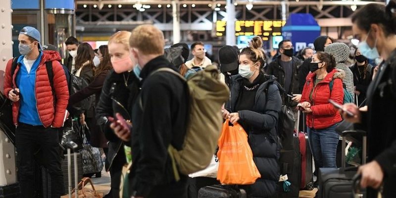 «Как перед Второй мировой». Жители Лондона массово покидают город из-за локдауна 20122020 Общество: «Как перед Второй мировой». Жители Лондона массово покидают город из-за локдауна