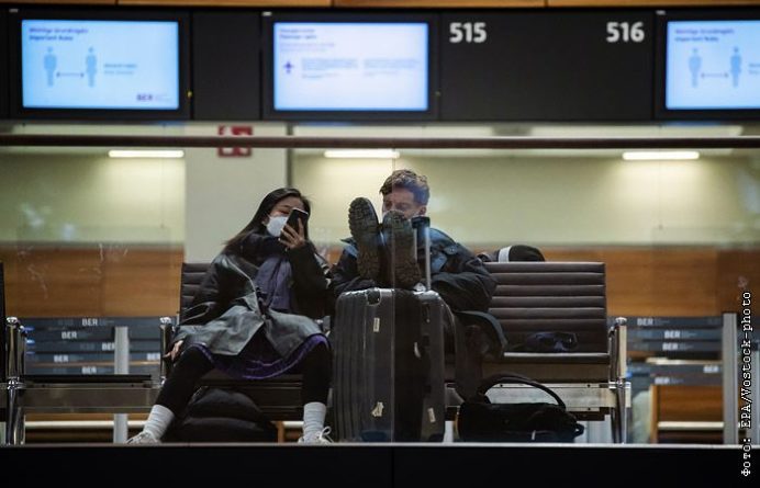 Общество: Прилетевшим из Великобритании в Германию не разрешили покинуть аэропорты