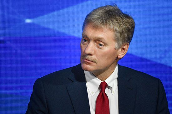 Общество: В Кремле внимательно следят за информацией о новом штамме коронавируса в Великобритании