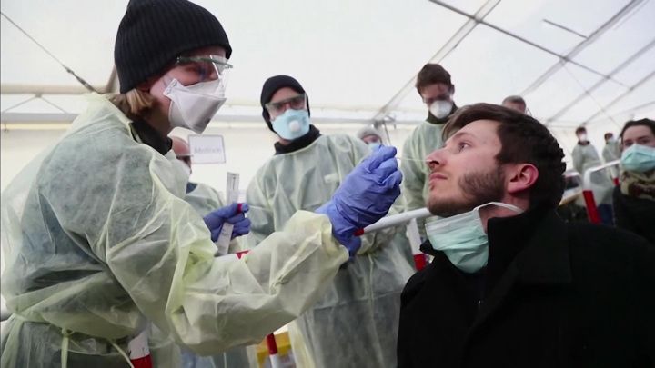 Общество: 17 мутаций коронавируса: Россия закрыла для себя небо Лондона