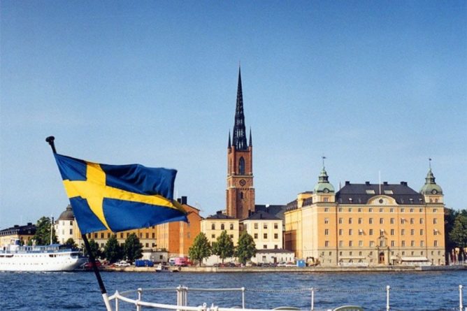 Общество: Из-за нового штамма коронавируса Швеция запрещает въезд граждан из Великобритании и Дании