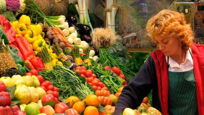 Испуганные закрытием границ британцы смели с полок необычный продукт 22122020 Общество: Испуганные закрытием границ британцы смели с полок необычный продукт