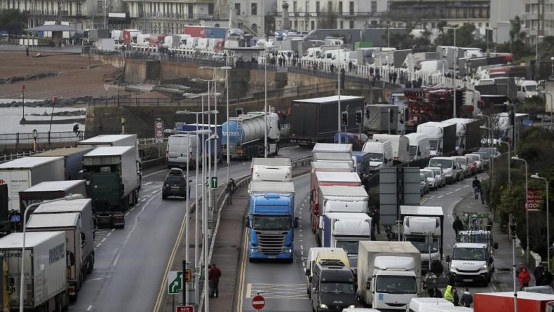 Общество: Блокада Ла-Манша прорвана: Франция открыла границу с Британией