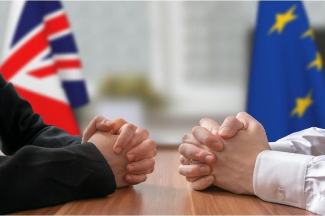 Общество: ЕС и Великобритания согласовали договор о свободной торговле