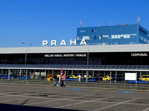 Общество: Чехия возобновила авиасообщение с Великобританией