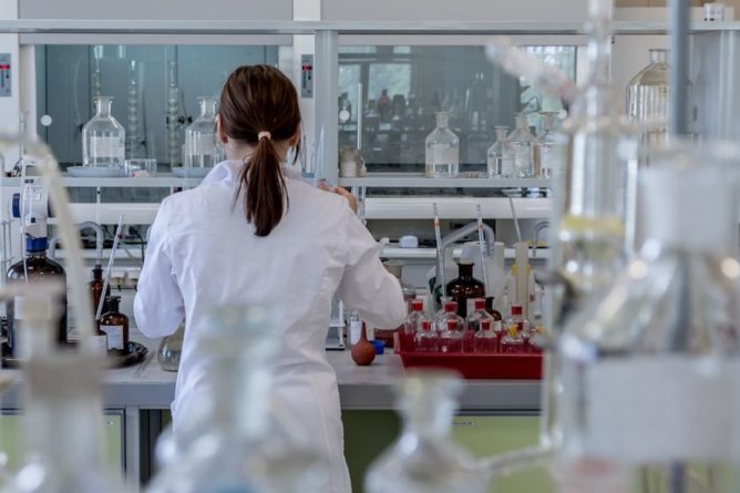 Общество: Российские ученые начали изучать новый штамм коронавируса из Британии