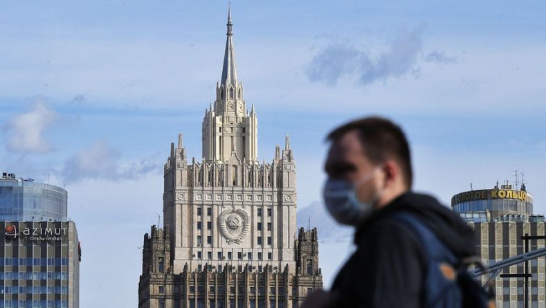 МИД России оценил торговую сделку Британии и ЕС 24122020 Общество: МИД России оценил торговую сделку Британии и ЕС
