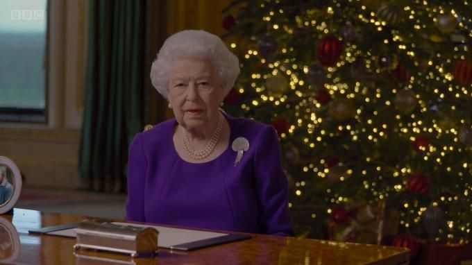 Общество: Королева Великобритании рассказала, что вдохновляло её в 2020 году