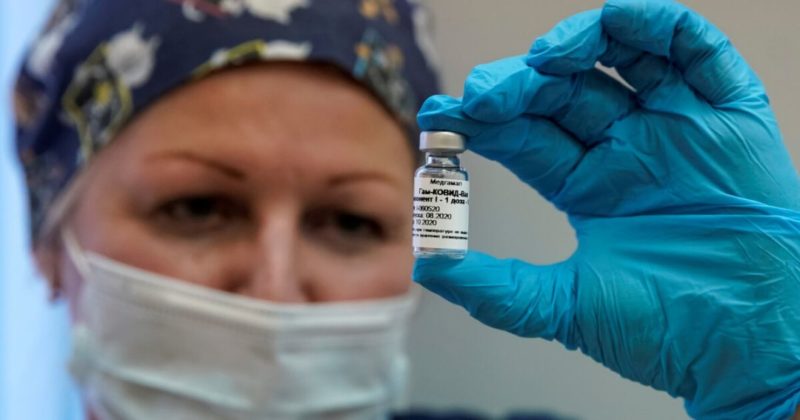 Общество: Великобритания начинает выпуск вакцины AstraZeneca: именно ее может получить Украина
