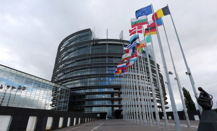 Общество: ЕС утвердит торговое соглашение с Британией в марте