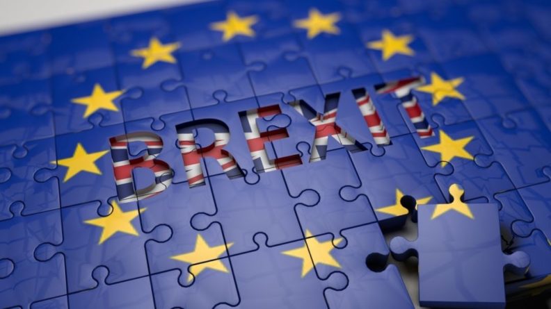 Общество: Brexit лишит европейцев права на проживание в Британии