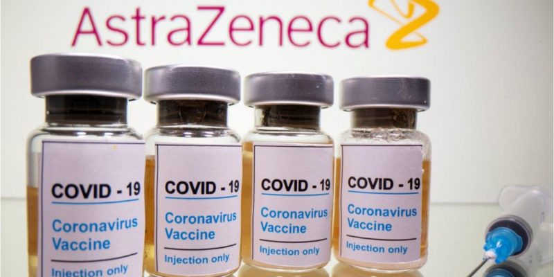 Общество: Великобритания первой в мире одобрила вакцину AstraZeneca