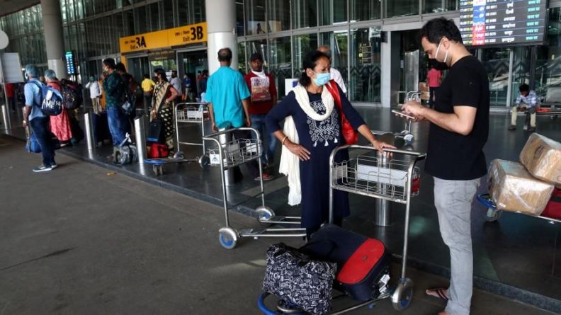 Общество: Индия продлила приостановку авиасообщения с Британией до 7 января