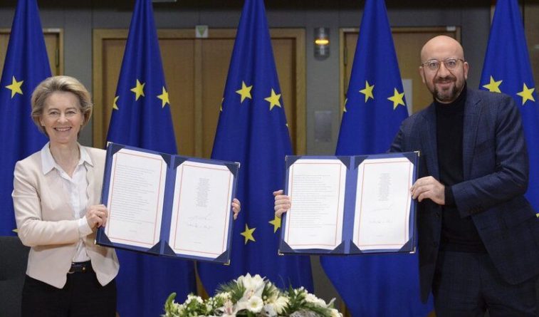 Общество: ЕС подписал соглашения по Brexit с Великобританией
