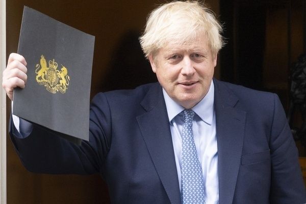 Общество: Борис Джонсон подписал соглашение о торговом сотрудничестве с ЕС после Brexit