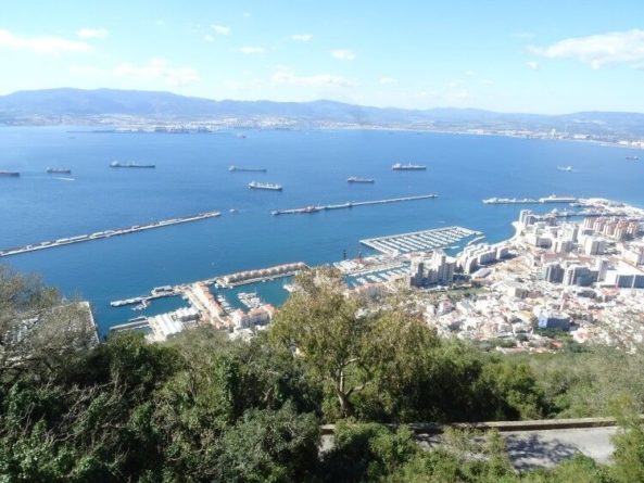 Общество: Власти Великобритании и Испании достигли соглашения по границе Гибралтара