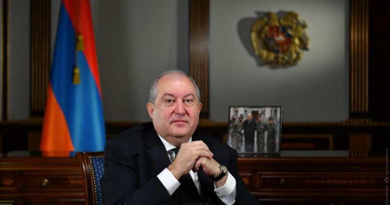 Общество: Президент Армении заболел COVID в Лондоне