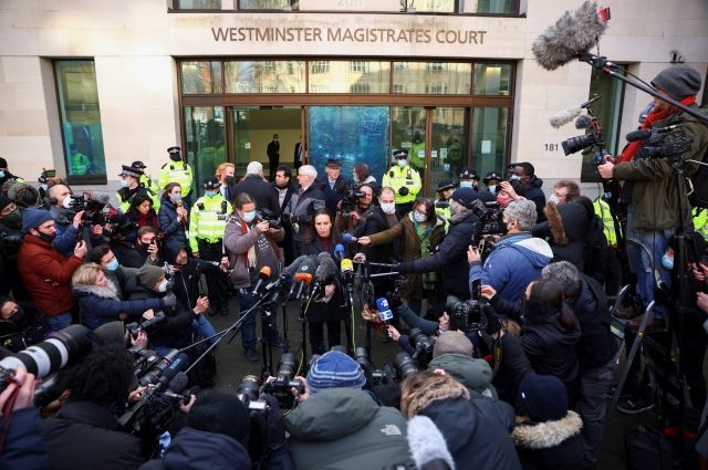 Общество: Суд в Лондоне не освободил Ассанжа под залог