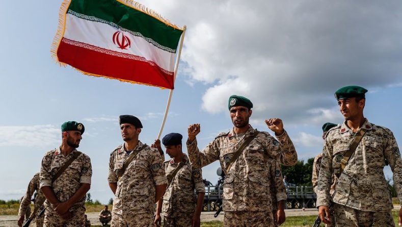 Общество: Лондон, Берлин и Париж призвали Тегеран прекратить обогащение урана