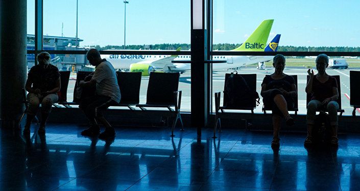 Общество: Перелеты из Латвии в Великобританию снова запретили, зато можно в Нидерланды