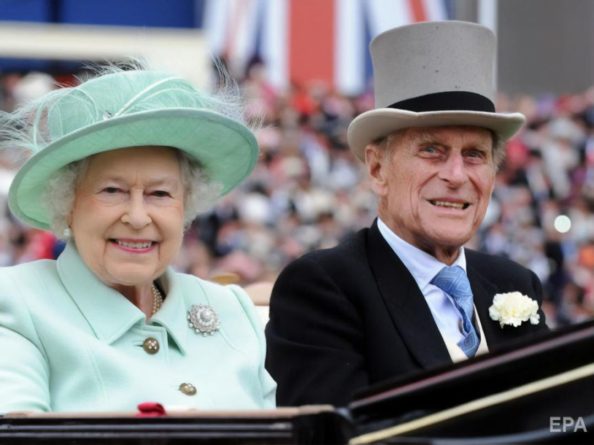 Общество: Королева Великобритании Елизавета II и ее муж принц Филипп привились от COVID-19