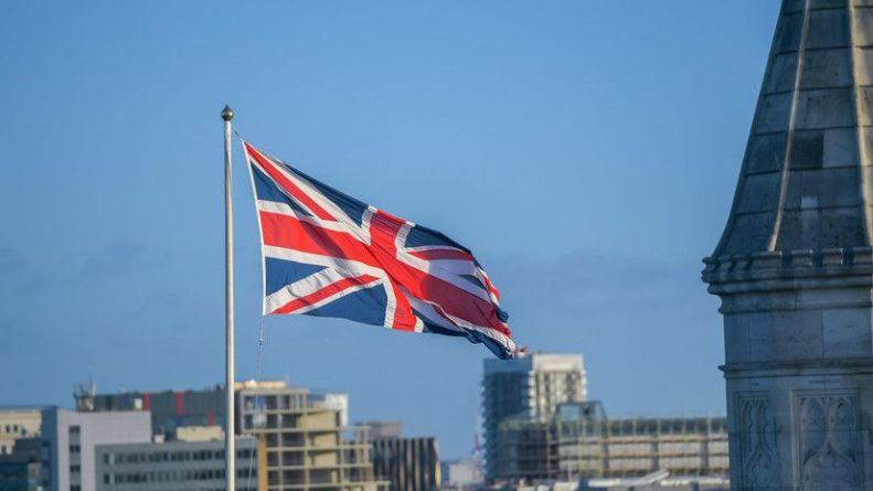 Общество: Посольство Британии рассказало о правилах въезда в Англию