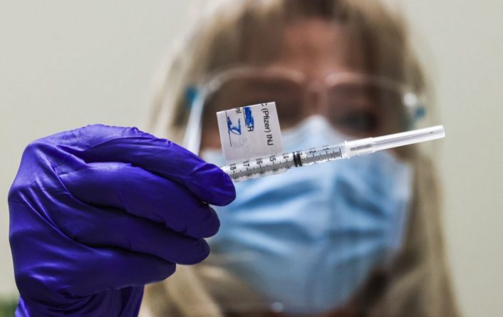Общество: Правительство Британии планирует вакцинировать от коронавируса круглосуточно
