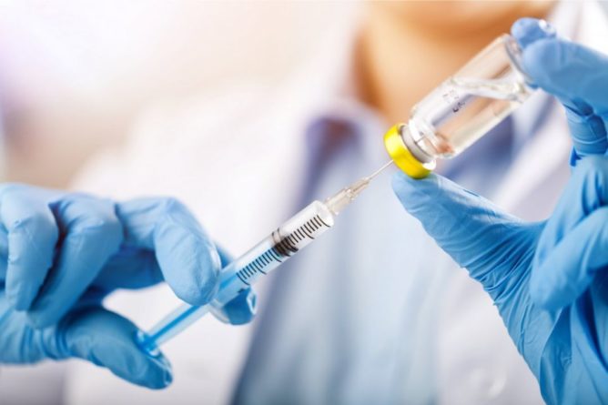 Общество: Минздрав запретил государственному предприятию закупать вакцины от COVID-19: это будет делать Британия