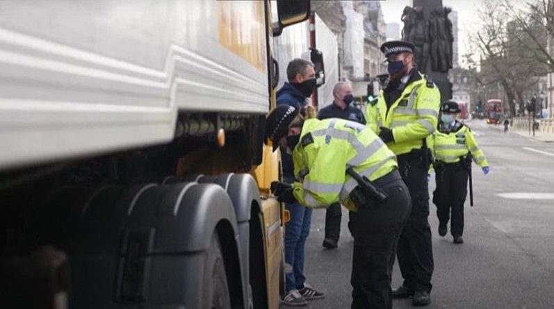Общество: В Лондоне прошла акция протеста краболовов