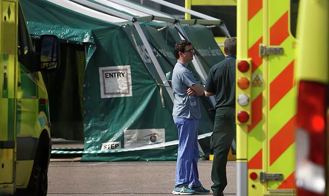 Общество: В Великобритании зафиксирован новый максимум смертей от коронавируса