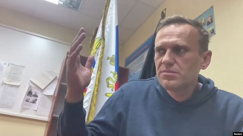 Общество: Великобритания намерена привлечь Россию к ответственности за задержание Навального