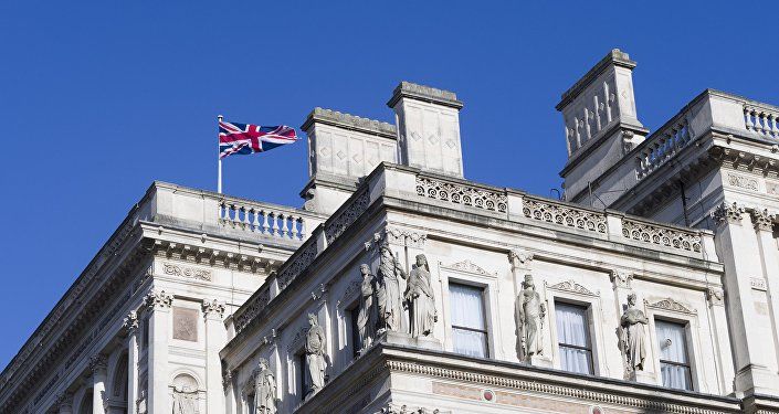 Общество: Посол ЕС в Лондоне без дипстатуса: он не сможет вручить королеве верительные грамоты